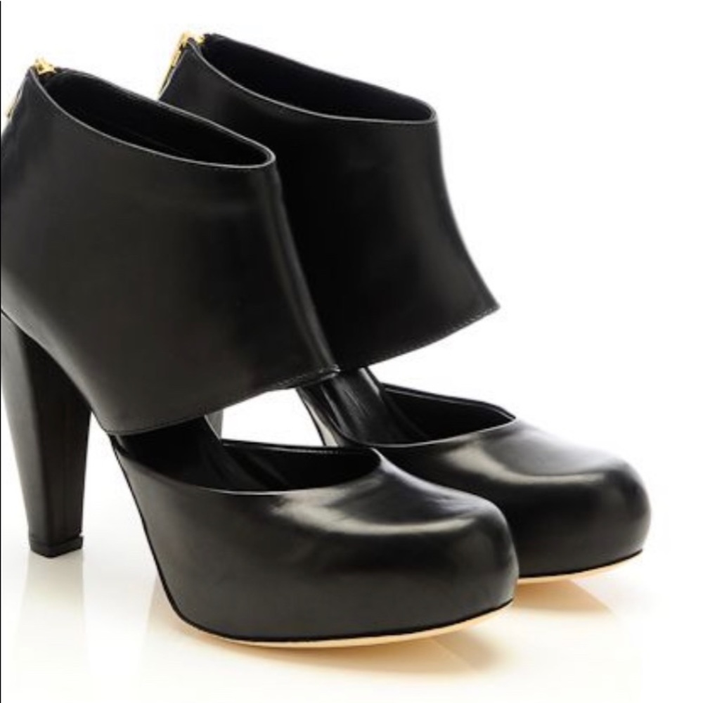 Loeffler Randall Yvette bootie size 9